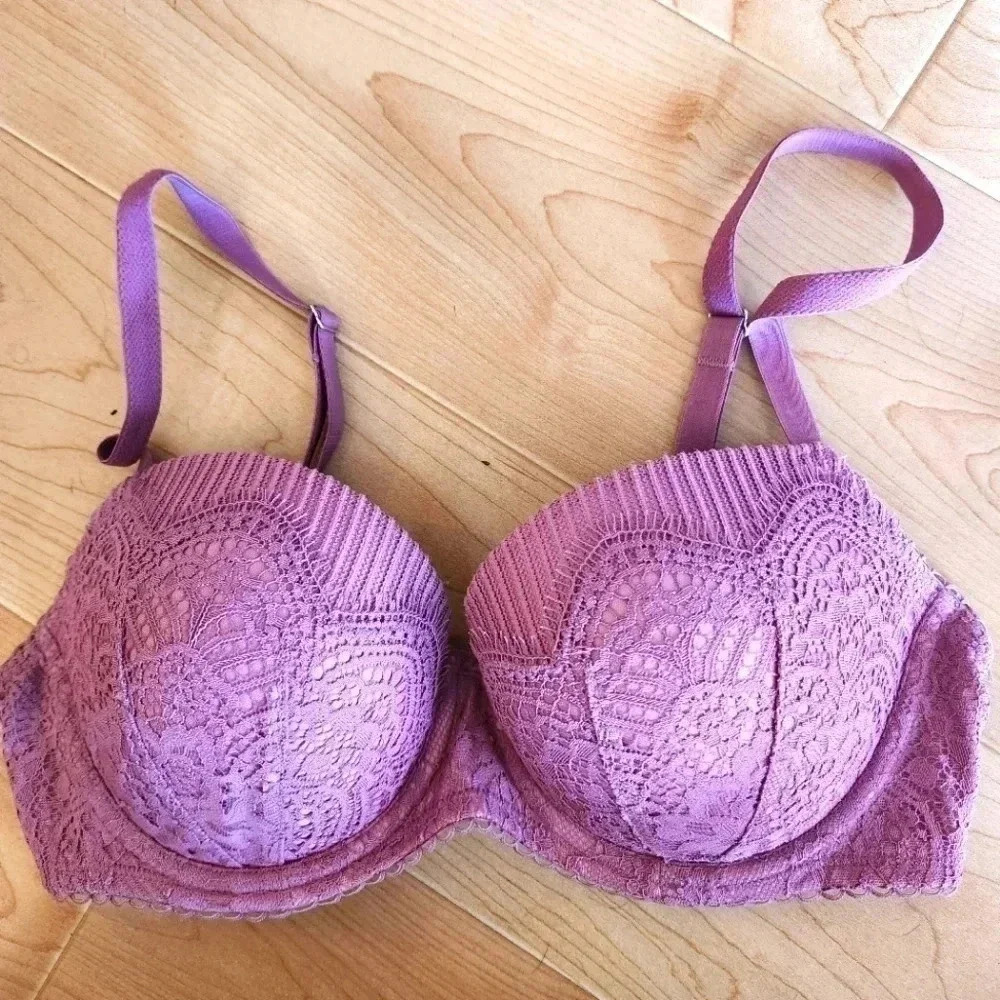 NWOT Victoria's Secret lavender lace lightly padded bra Size 34D